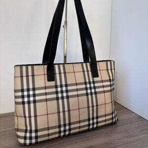 Burberry London Tote Handbag
Nova Check Plaid Women's
*VINTAGE* Authentic